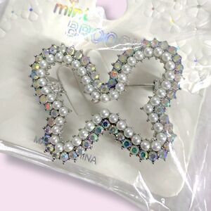 Mint Brooch ~ NEW Butterfly ~ Faux Pearls & Iridescent Rhinestones Silver Tone